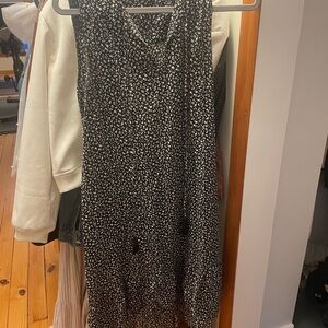 Sleeveless printed summer dress!